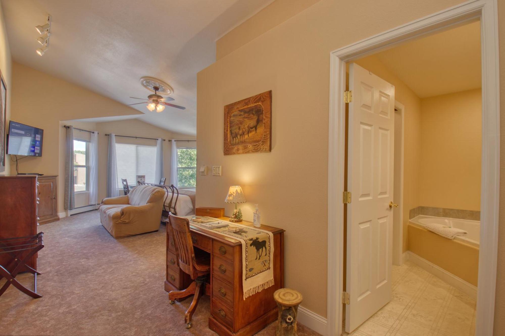 グランド・ジャンクション Castle Creek Manor Bed & Breakfast エクステリア 写真