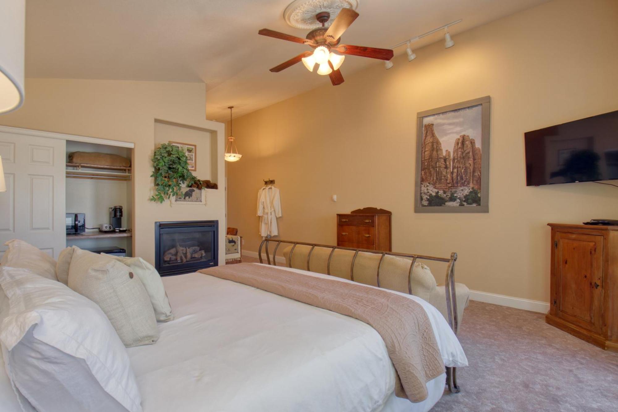 グランド・ジャンクション Castle Creek Manor Bed & Breakfast エクステリア 写真
