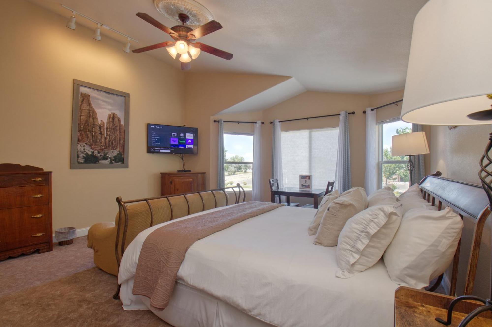 グランド・ジャンクション Castle Creek Manor Bed & Breakfast エクステリア 写真