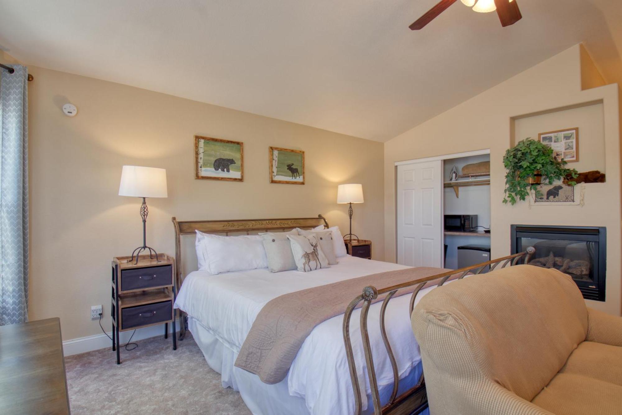 グランド・ジャンクション Castle Creek Manor Bed & Breakfast エクステリア 写真